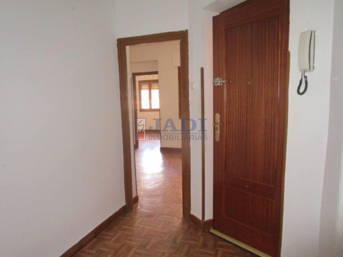 For sale of flat in Valdepeñas