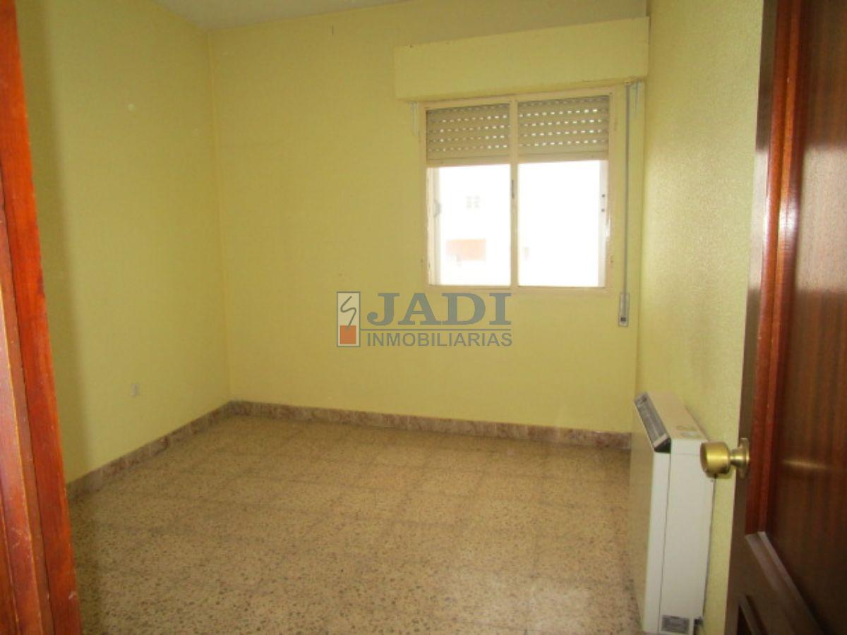 For sale of flat in Valdepeñas