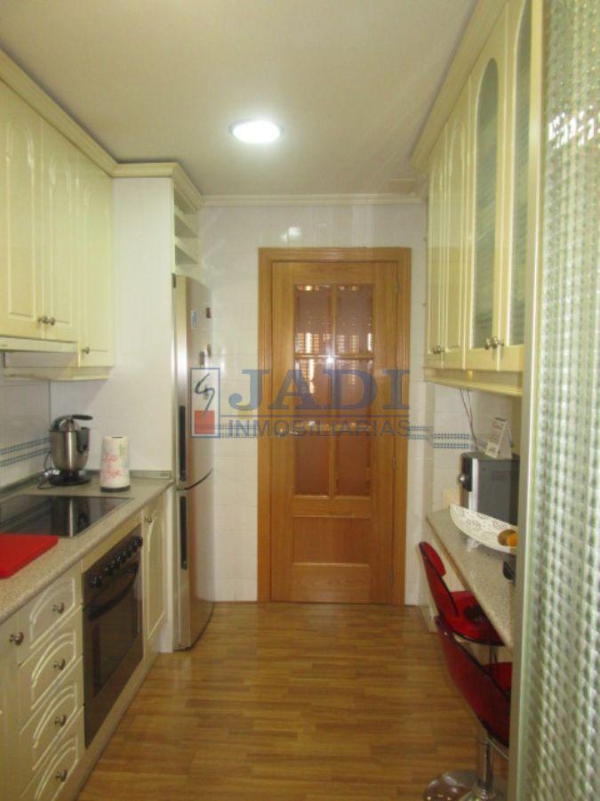 For sale of flat in Valdepeñas
