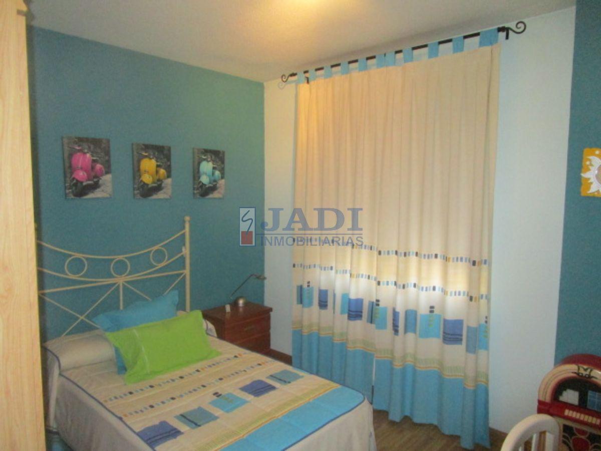 For sale of flat in Valdepeñas