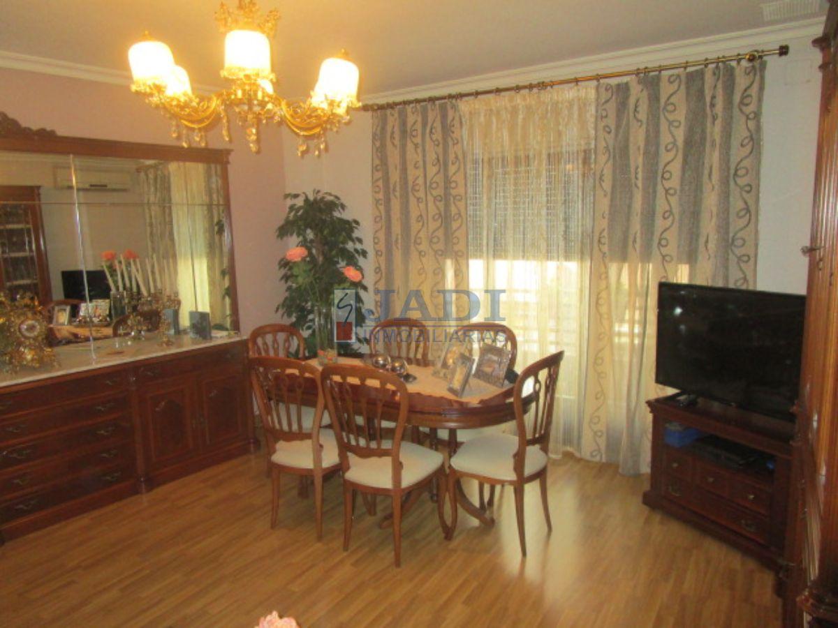 For sale of flat in Valdepeñas