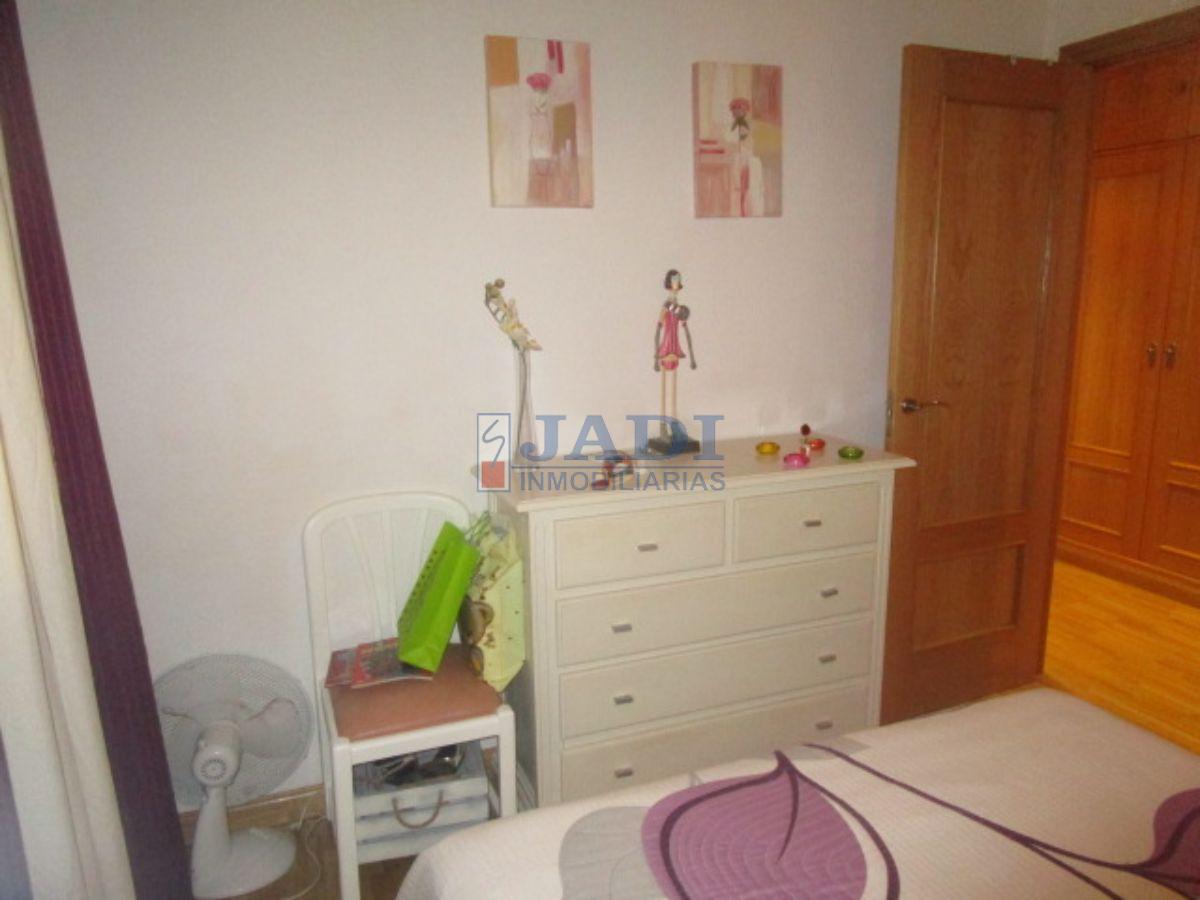 For sale of flat in Valdepeñas