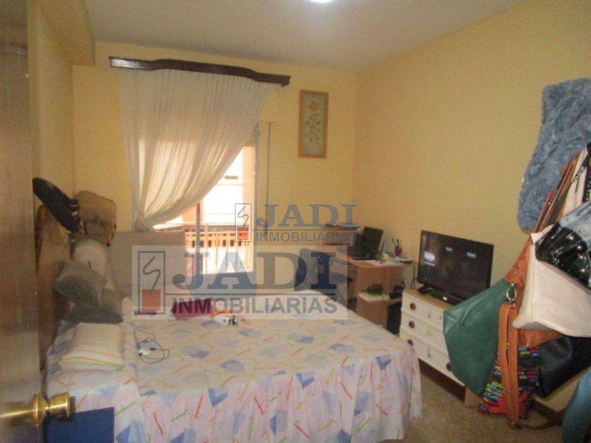 For sale of flat in Valdepeñas