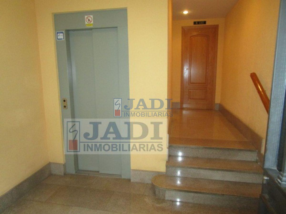 For sale of flat in Valdepeñas