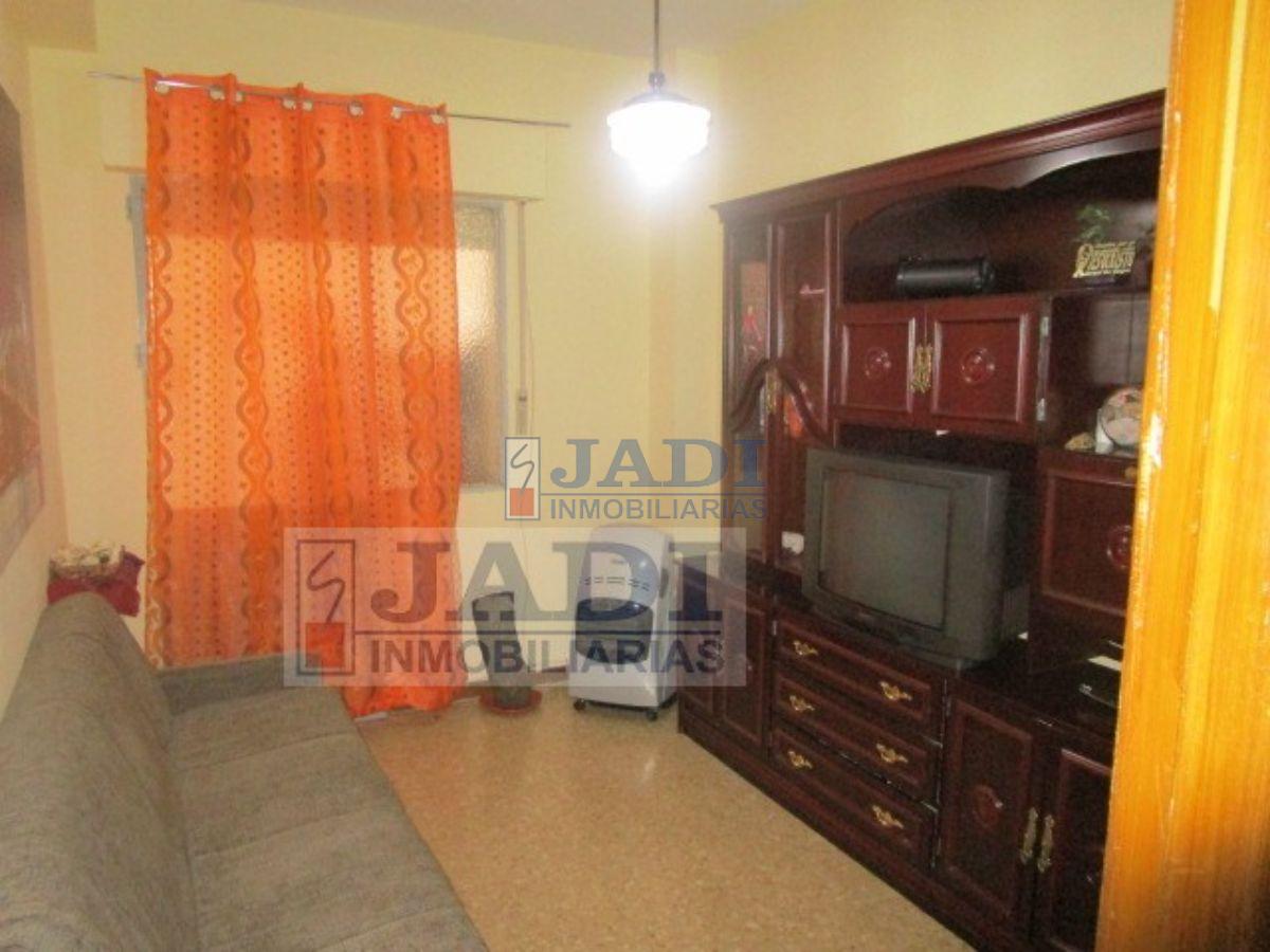 For sale of flat in Valdepeñas