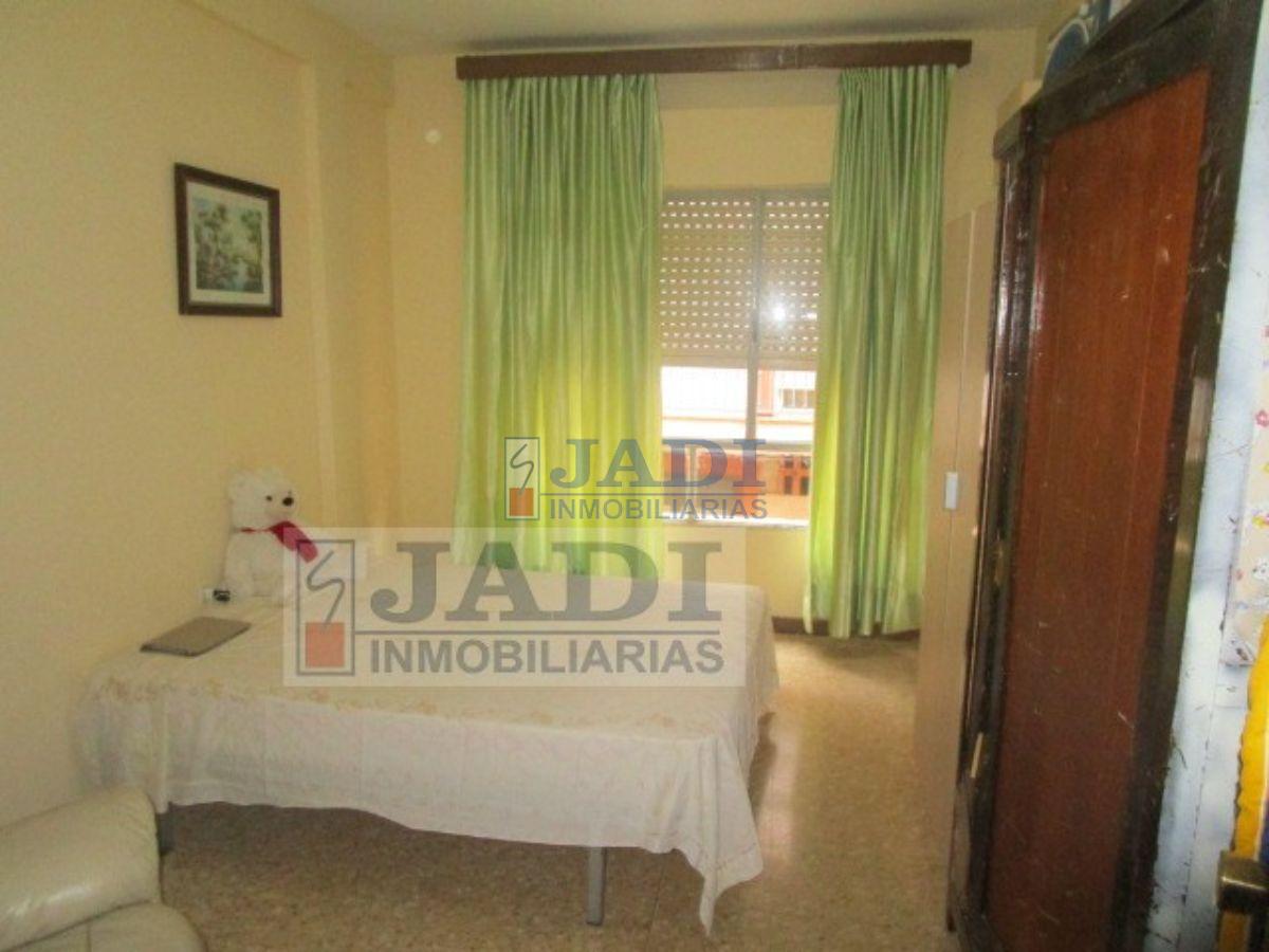 For sale of flat in Valdepeñas