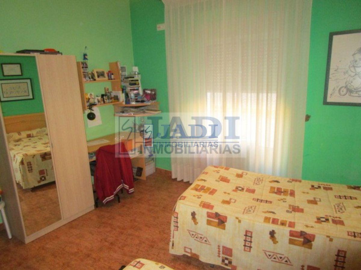 For sale of flat in Valdepeñas