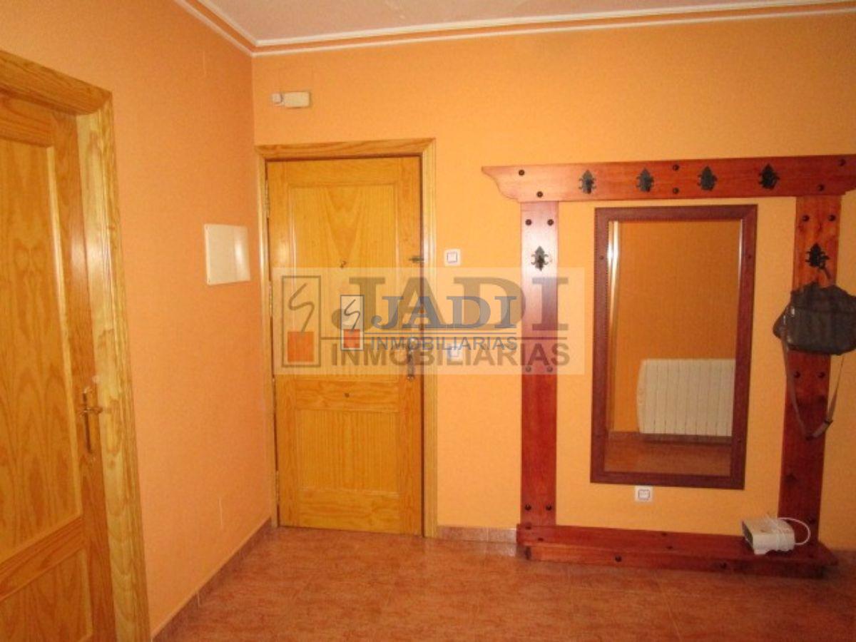 For sale of flat in Valdepeñas