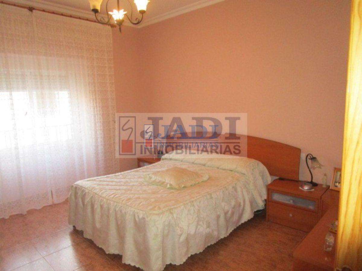 For sale of flat in Valdepeñas