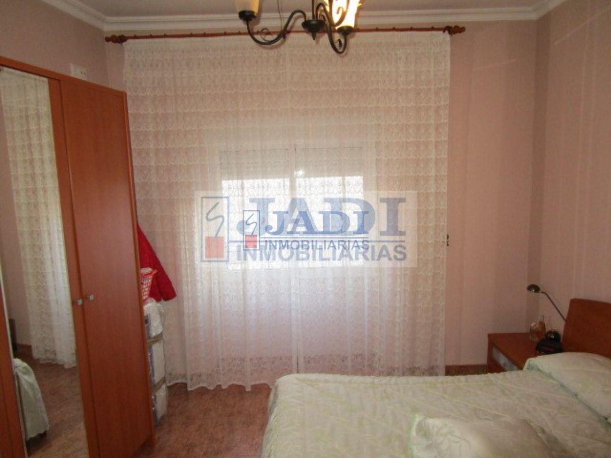 For sale of flat in Valdepeñas