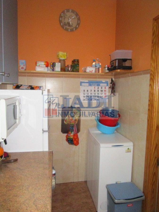 For sale of flat in Valdepeñas