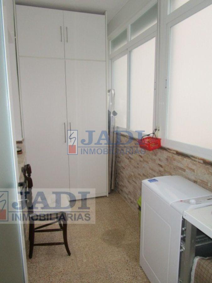 For sale of flat in Valdepeñas