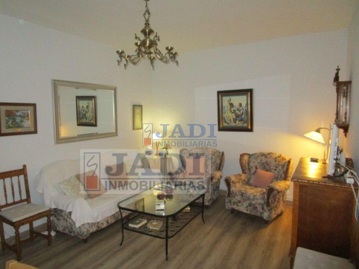 For sale of flat in Valdepeñas