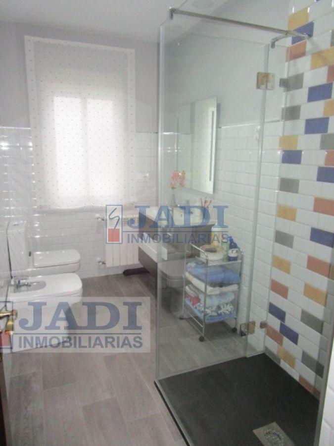 For sale of flat in Valdepeñas