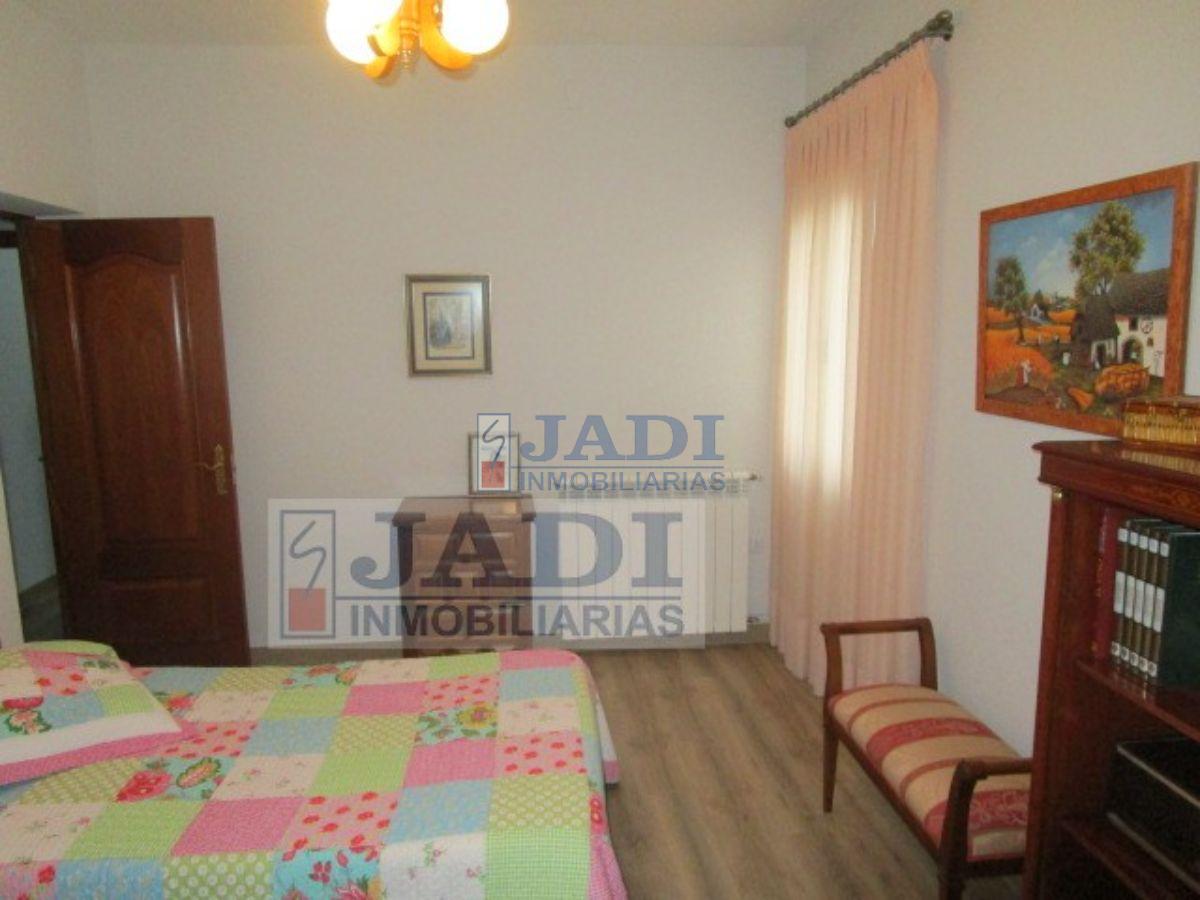 For sale of flat in Valdepeñas