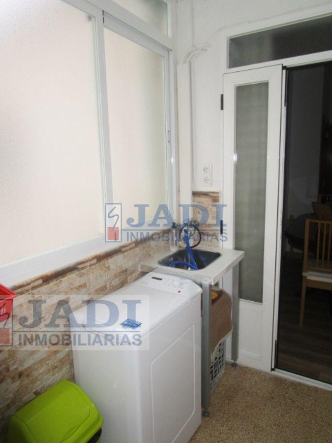 For sale of flat in Valdepeñas