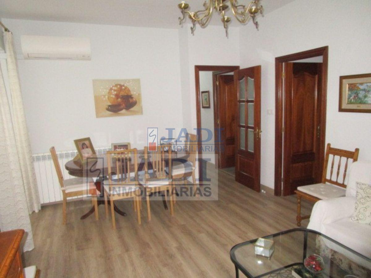 For sale of flat in Valdepeñas