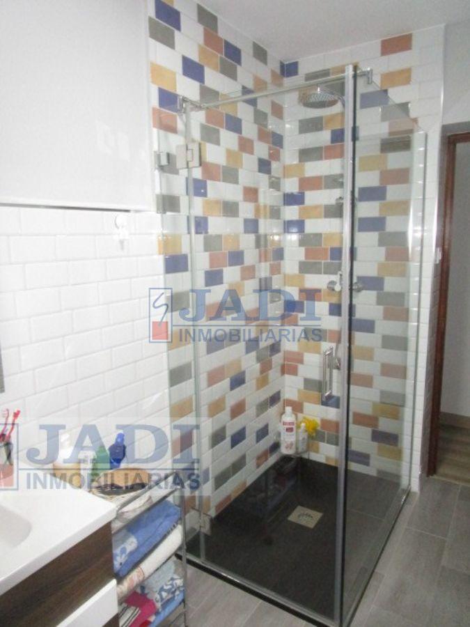 For sale of flat in Valdepeñas