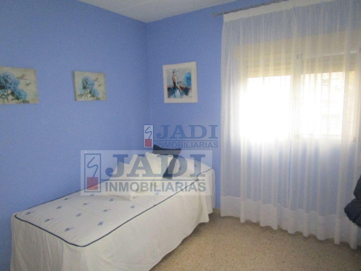 For sale of flat in Valdepeñas