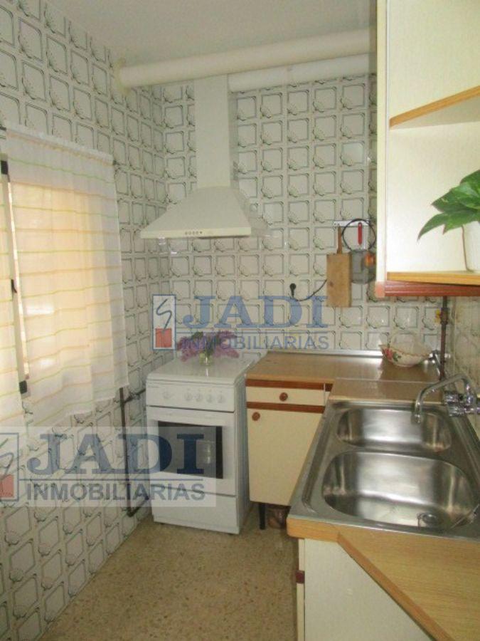 For sale of flat in Valdepeñas