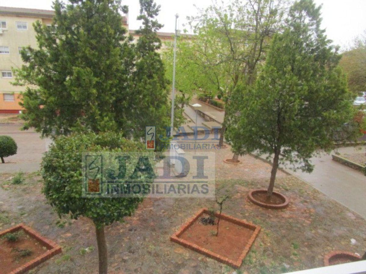 For sale of flat in Valdepeñas