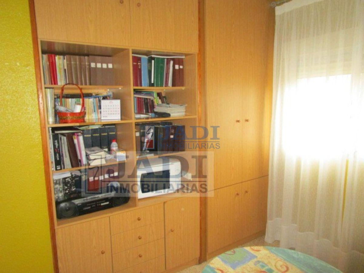 For sale of flat in Valdepeñas