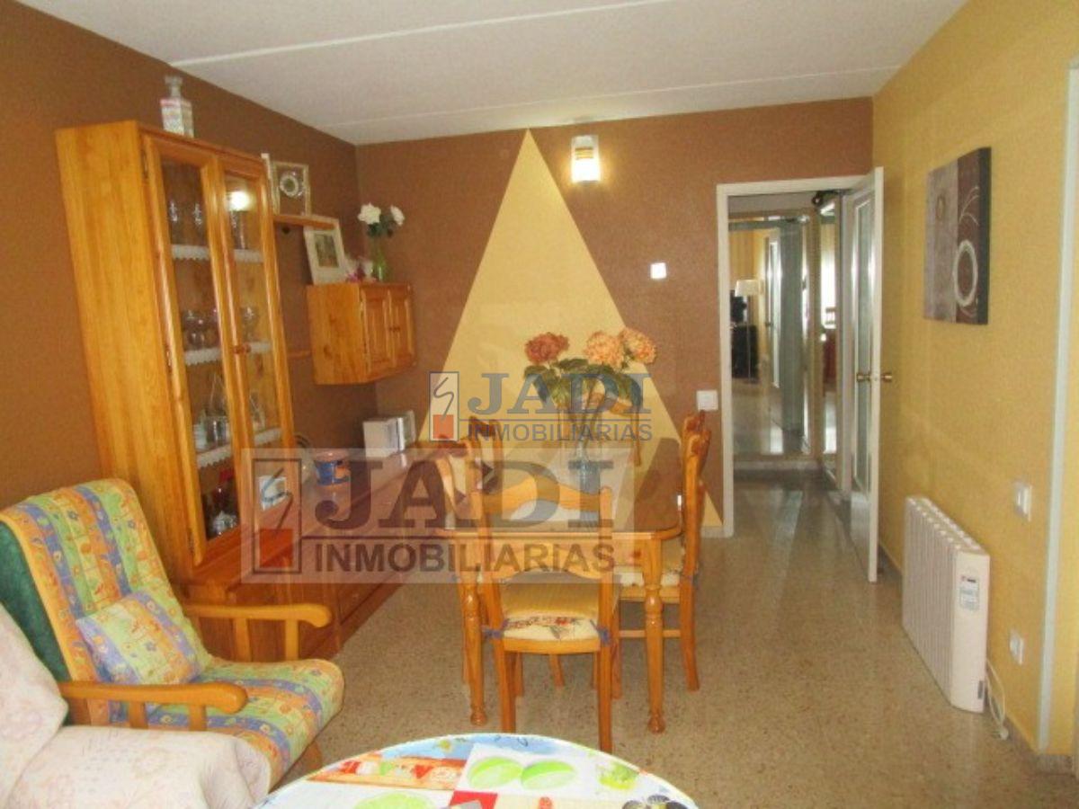 For sale of flat in Valdepeñas