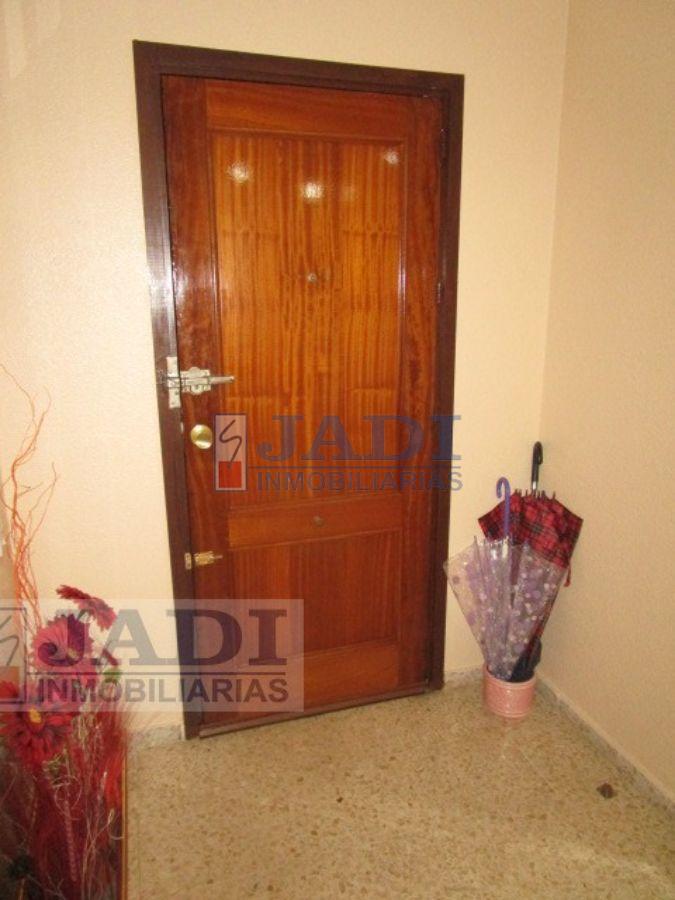 For sale of flat in Valdepeñas