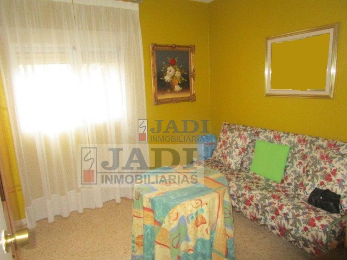 For sale of flat in Valdepeñas