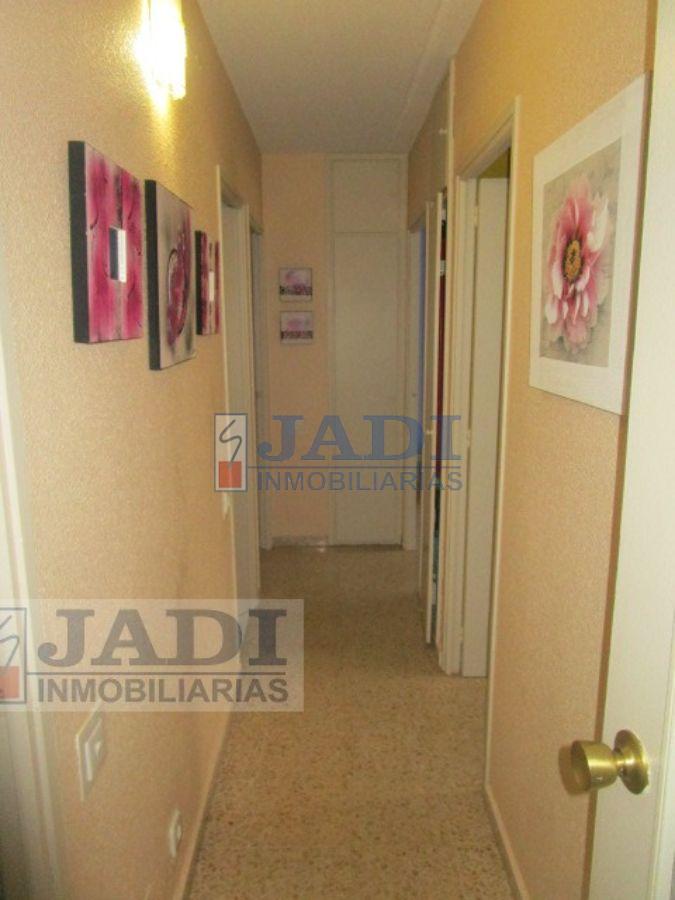 For sale of flat in Valdepeñas
