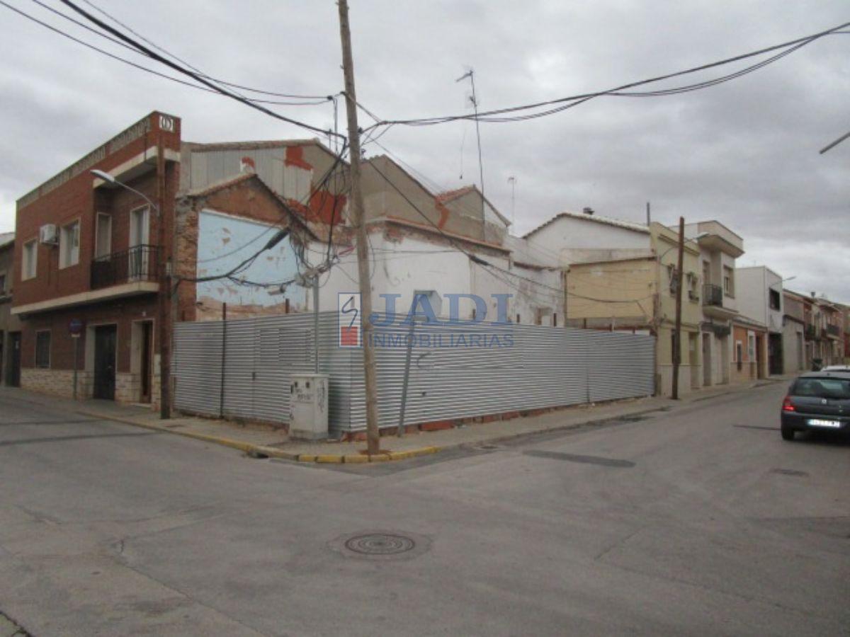 For sale of land in Valdepeñas