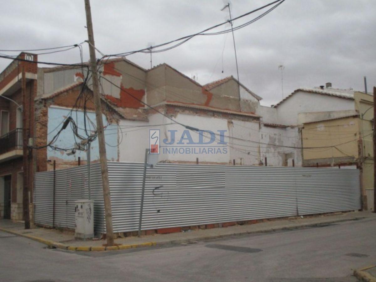 For sale of land in Valdepeñas