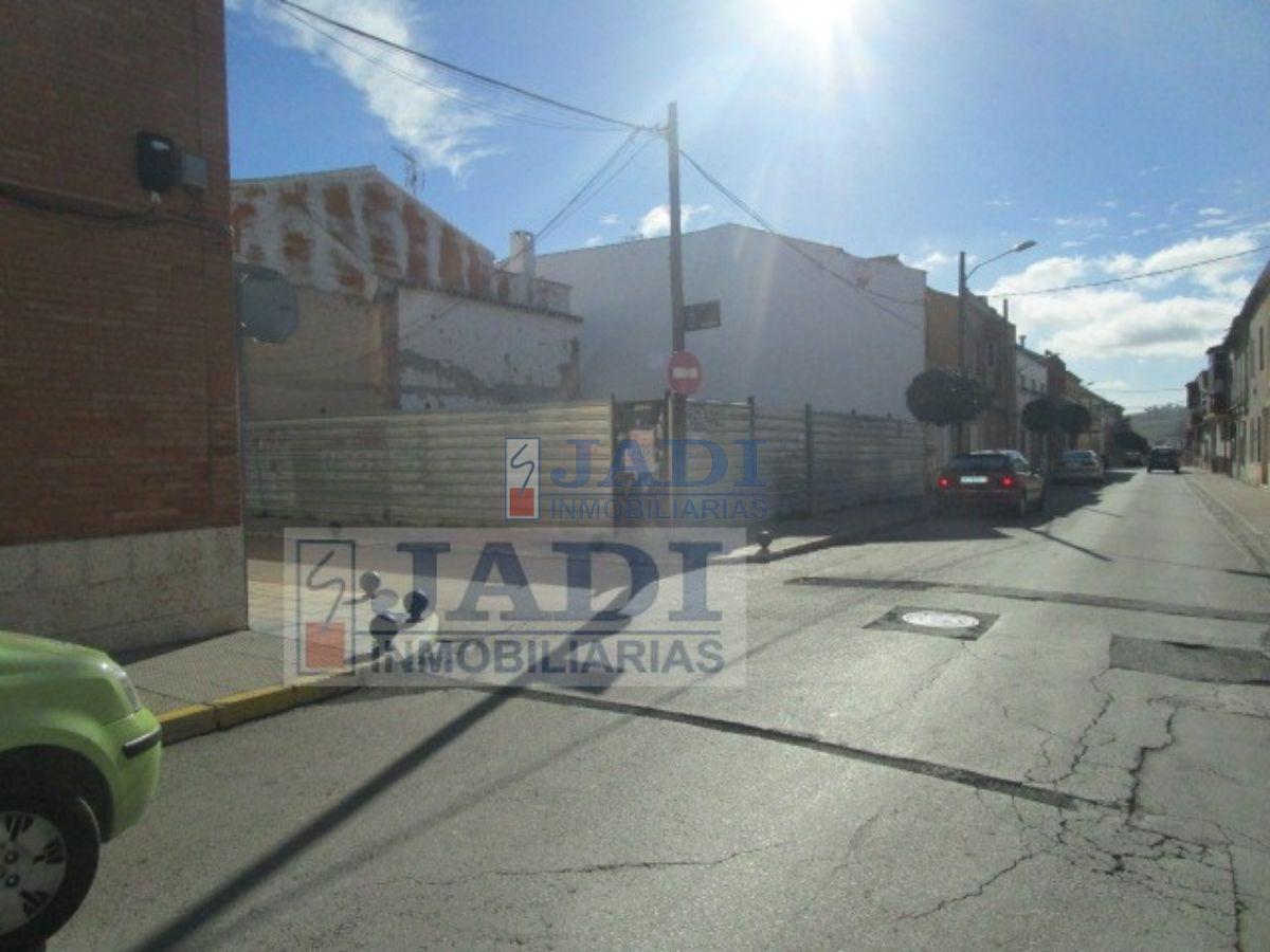 For sale of land in Valdepeñas