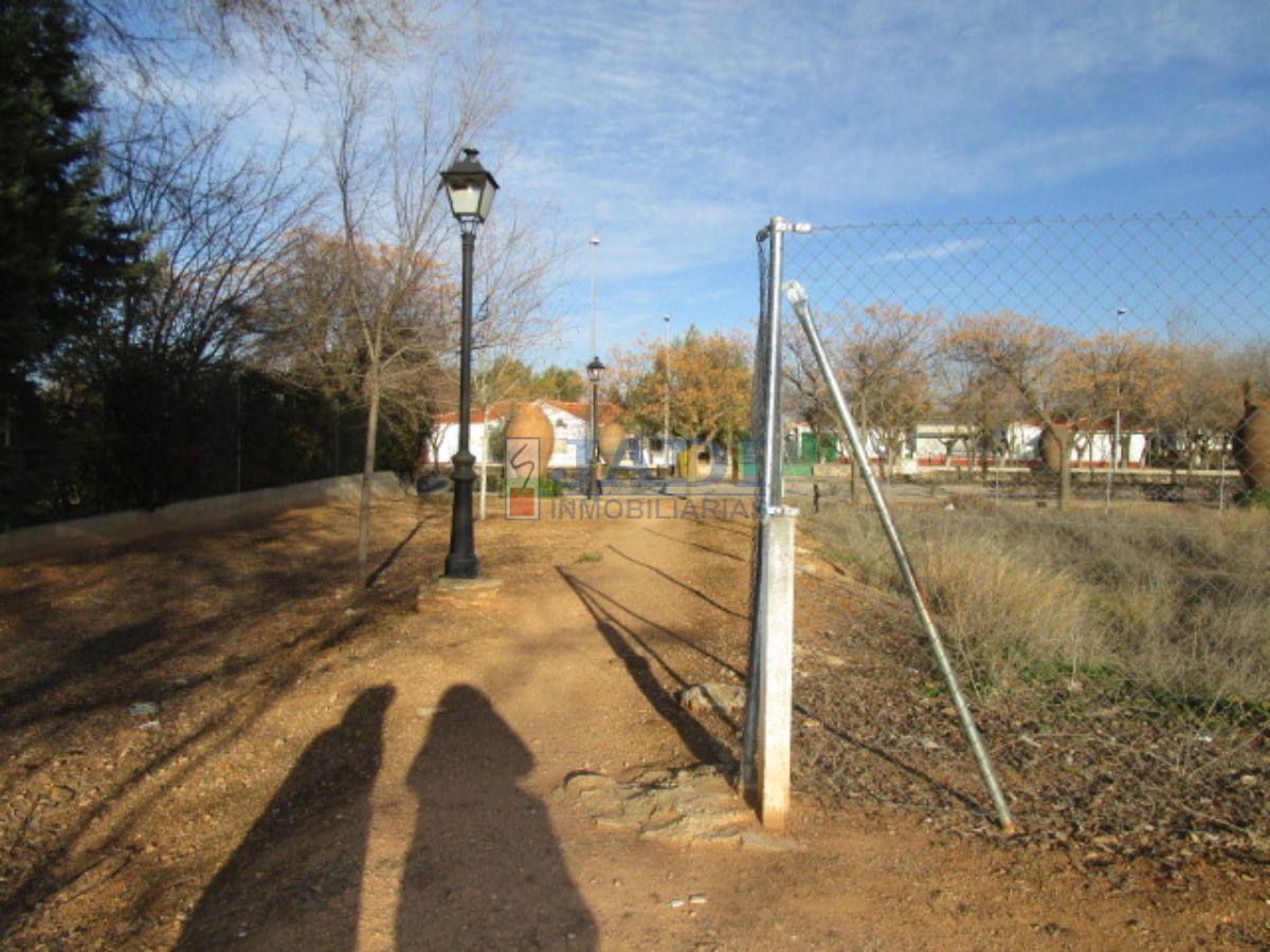 For sale of land in Valdepeñas