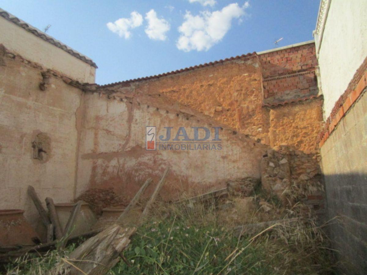 For sale of land in Valdepeñas