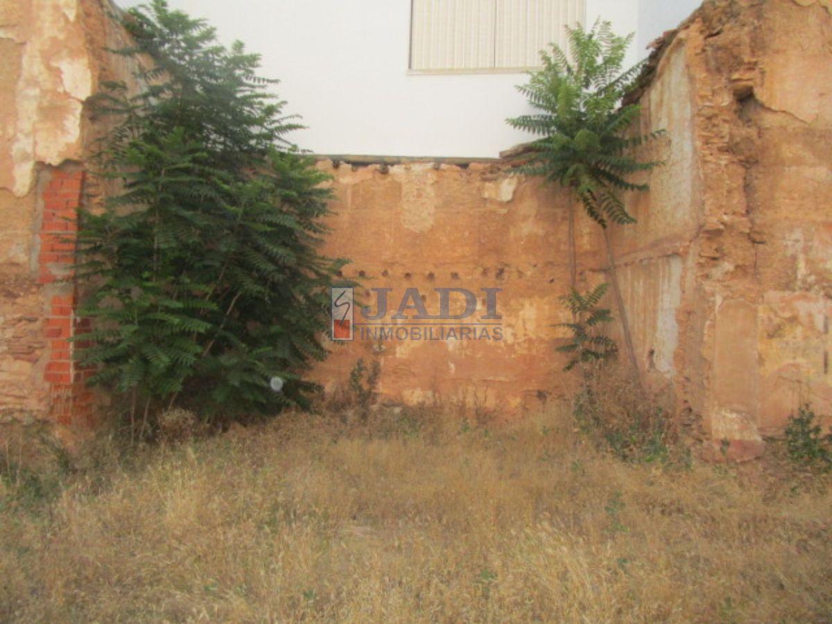 For sale of land in Valdepeñas