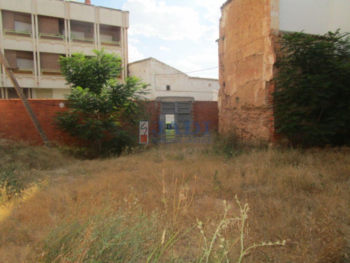 For sale of land in Valdepeñas