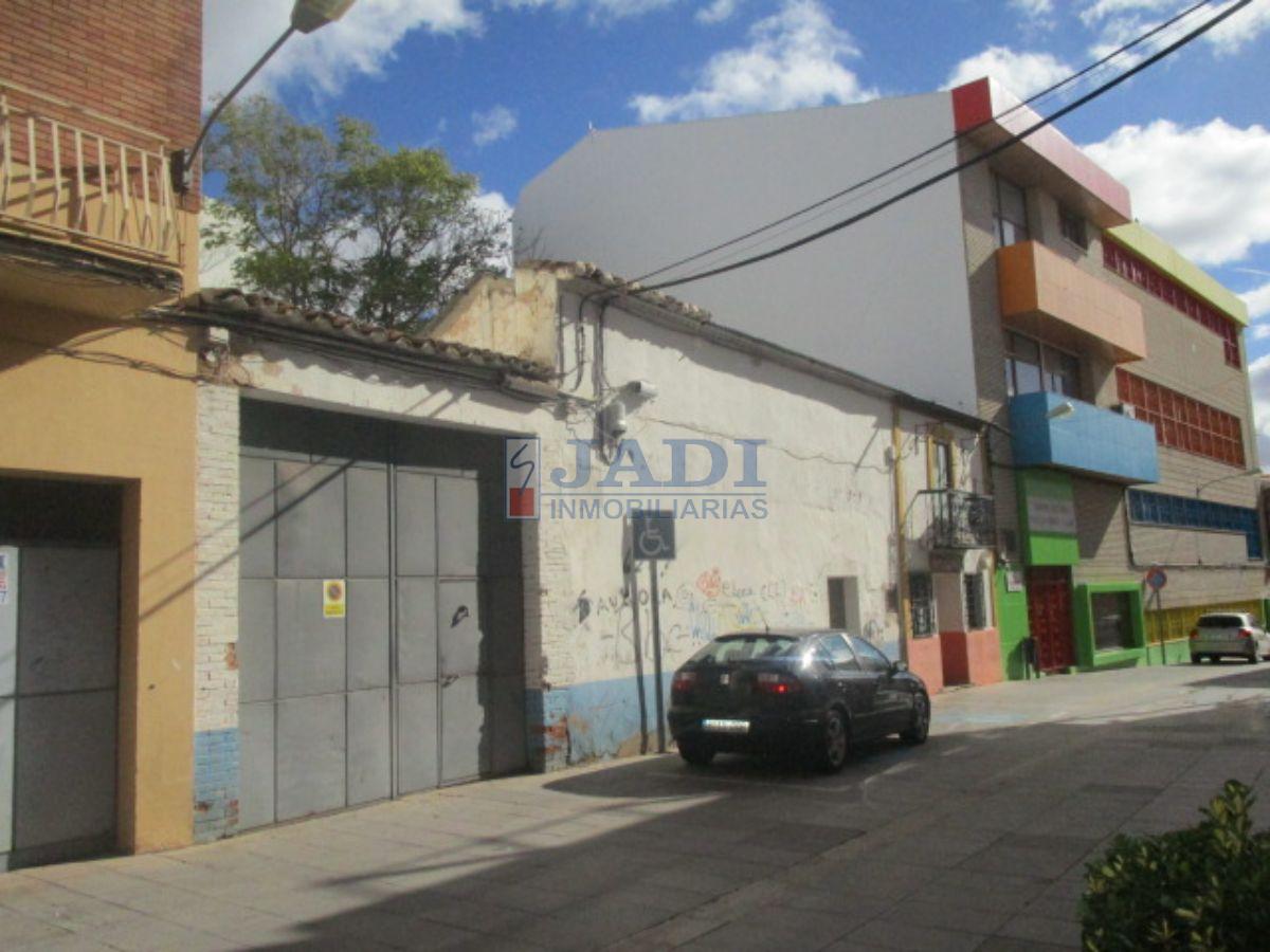For sale of land in Valdepeñas