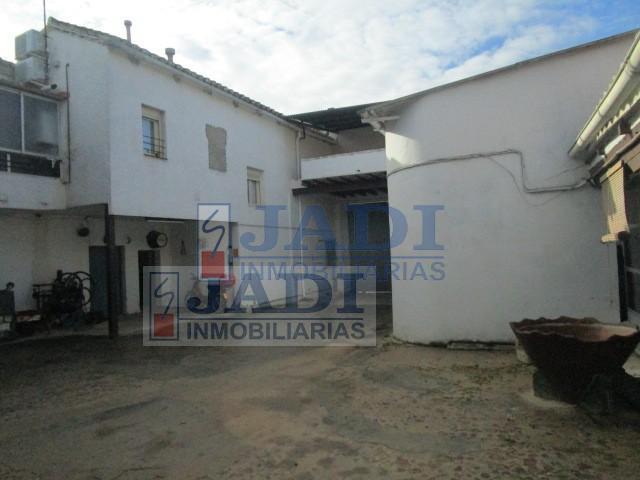 Venta de bodega en Valdepeñas