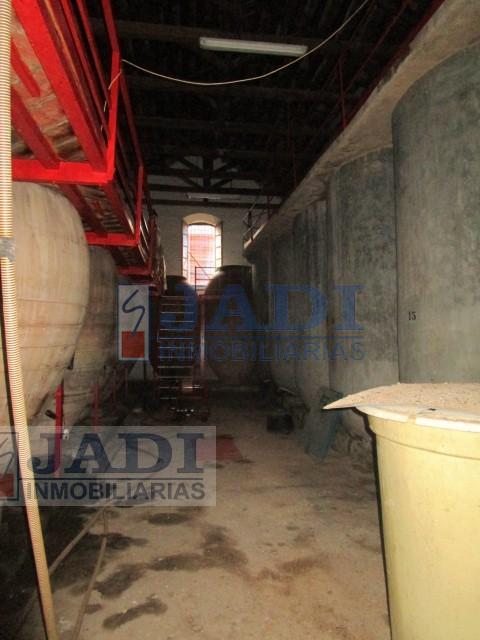 Venta de bodega en Valdepeñas