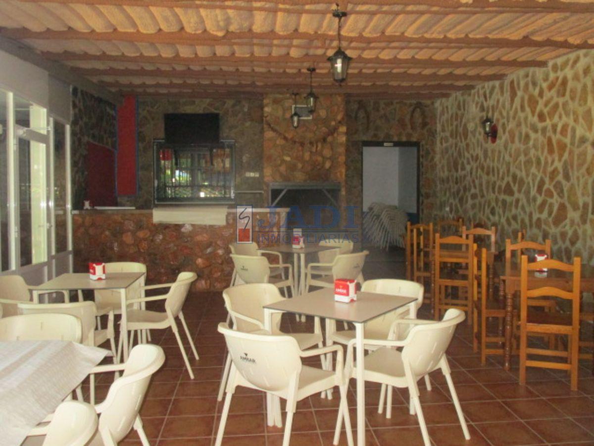 Venta de local comercial en Valdepeñas