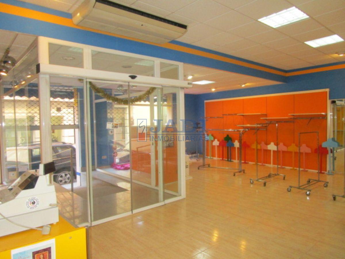 Venta de local comercial en Valdepeñas