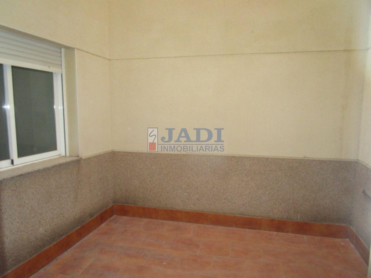 For sale of flat in Valdepeñas