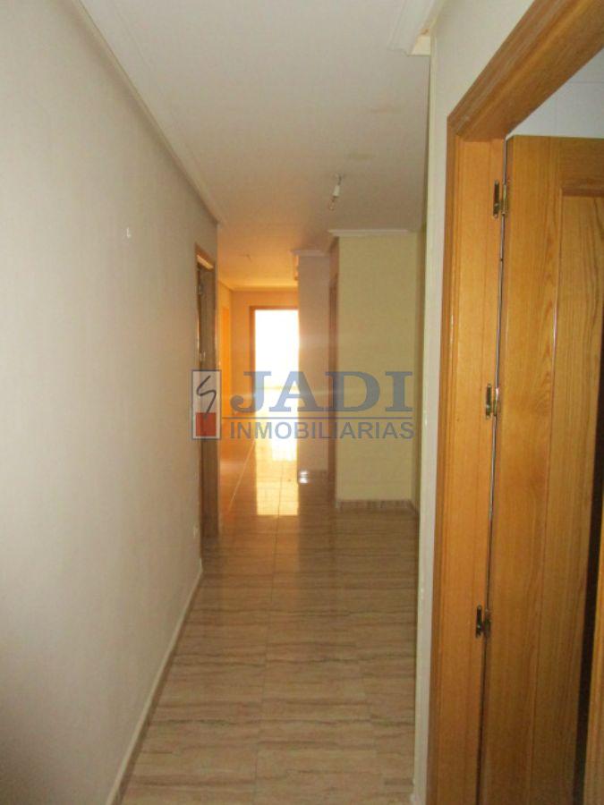 For sale of flat in Valdepeñas