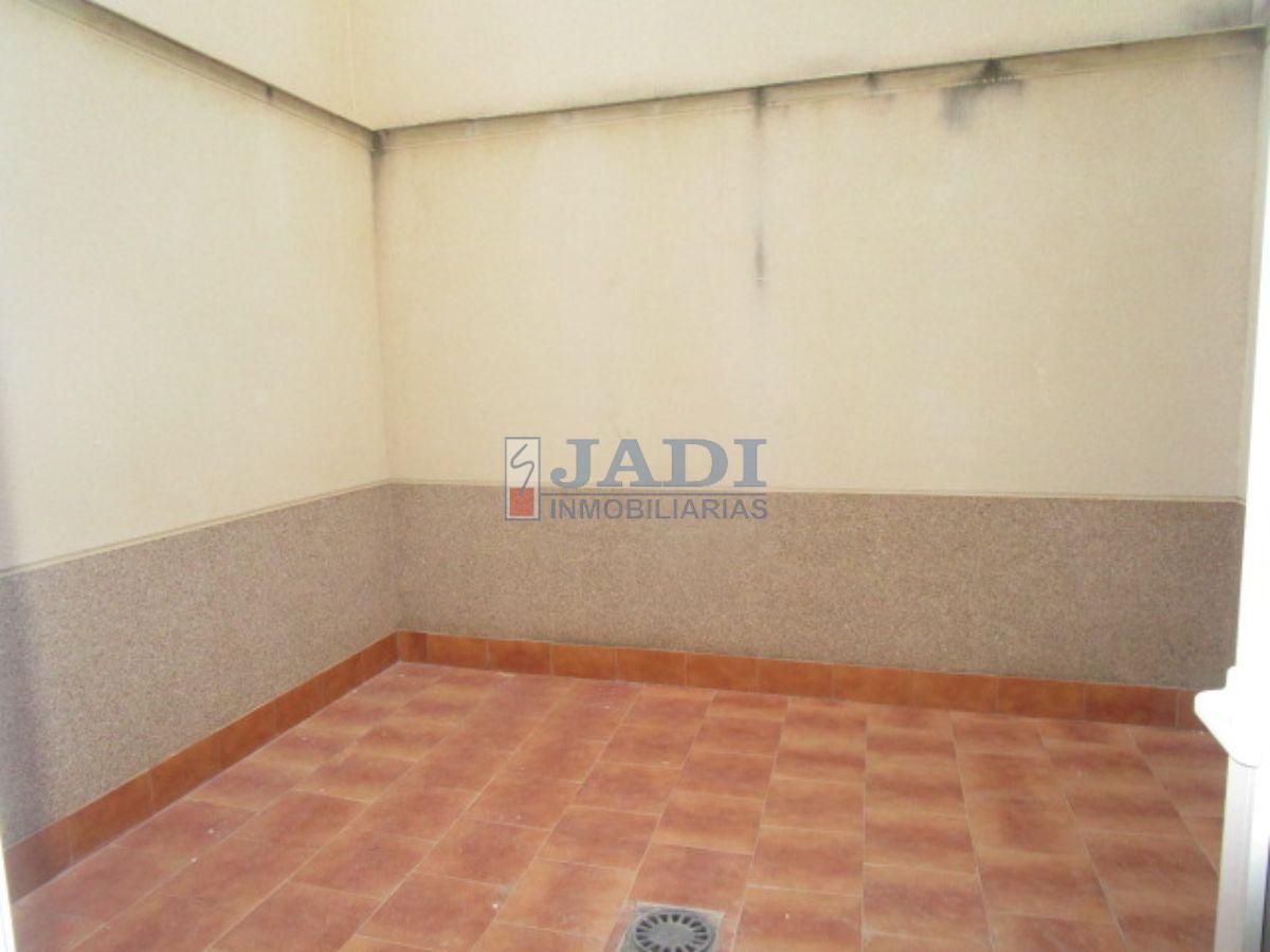 For sale of flat in Valdepeñas