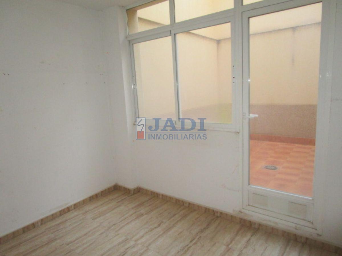 For sale of flat in Valdepeñas