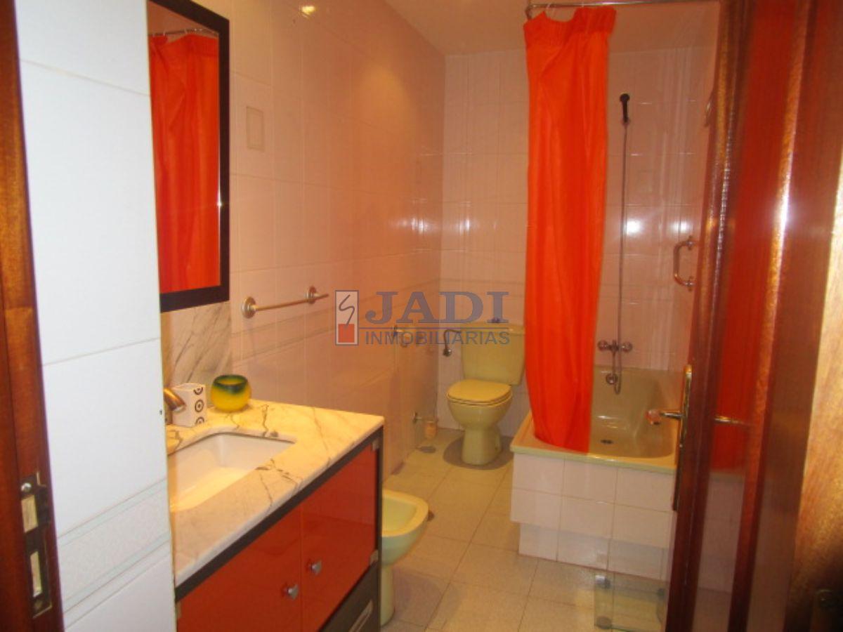 For sale of flat in Valdepeñas
