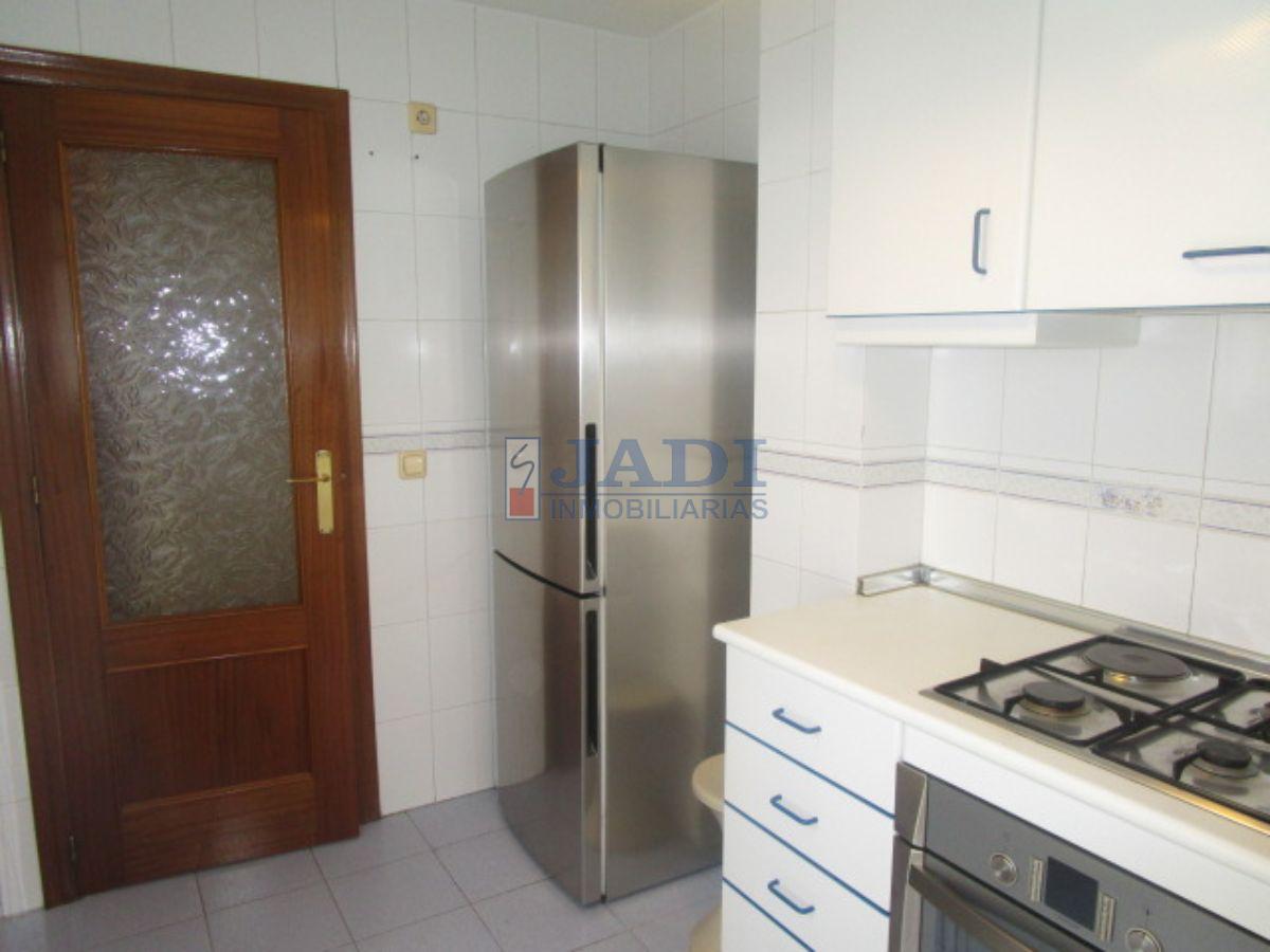 For sale of flat in Valdepeñas