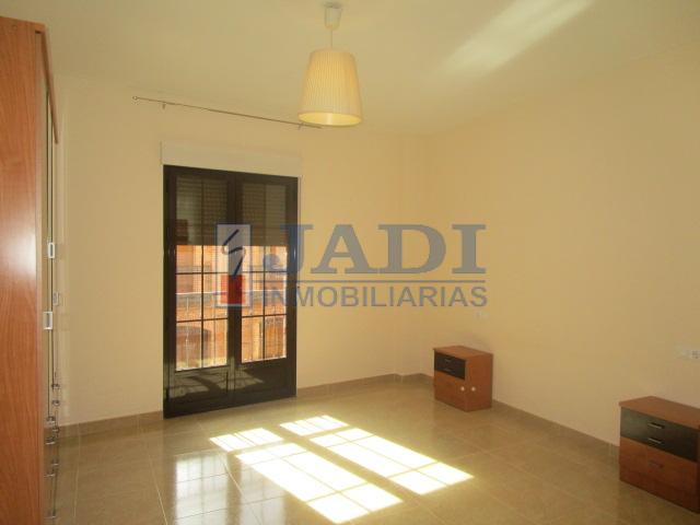 For sale of flat in Valdepeñas