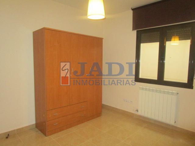 For sale of flat in Valdepeñas